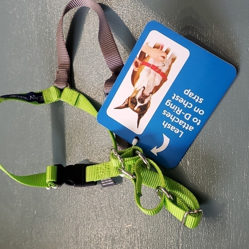 EASY WALK, dog harness. New‎ in box. Size small. Green/gray. No-pull.